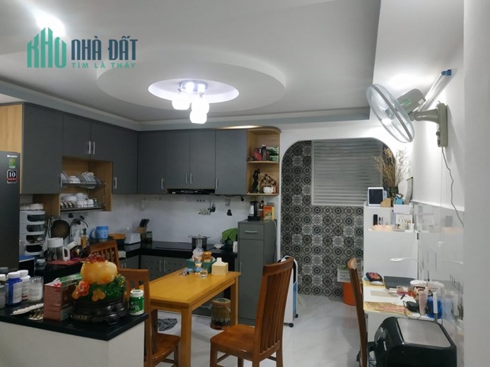Bán nhà đẹp đường Nguyễn Sơn, 50m2, 4 x 13, 2 tầng, 3PN, chỉ 4.45 tỷ TL chính chủ.