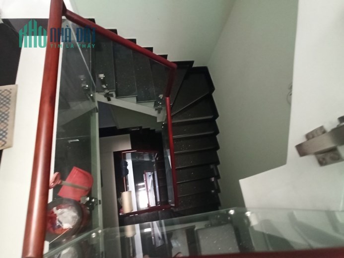 Mặt tiền Sơn Hưng, khu Bàu Cát, 5 tầng, ngang 4.5m, ô tô ngủ trong nhà, DT 67m2 chỉ  9tỷ8.