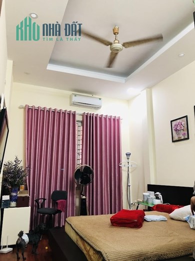 Bán nhà phố Vương Thừa Vũ, 41m2, 3 tỷ 4.