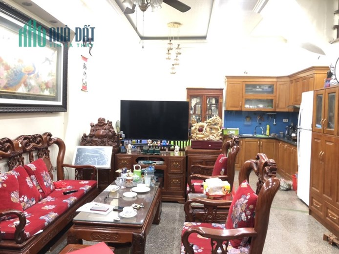 Bán nhà dân xây phố Gia Quất, ô tô, 45m2, 5 tầng, chỉ nhĩnh 5 tỷ.
