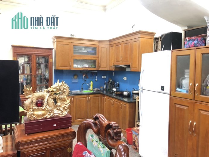 Bán nhà dân xây phố Gia Quất, ô tô, 45m2, 5 tầng, chỉ nhĩnh 5 tỷ.