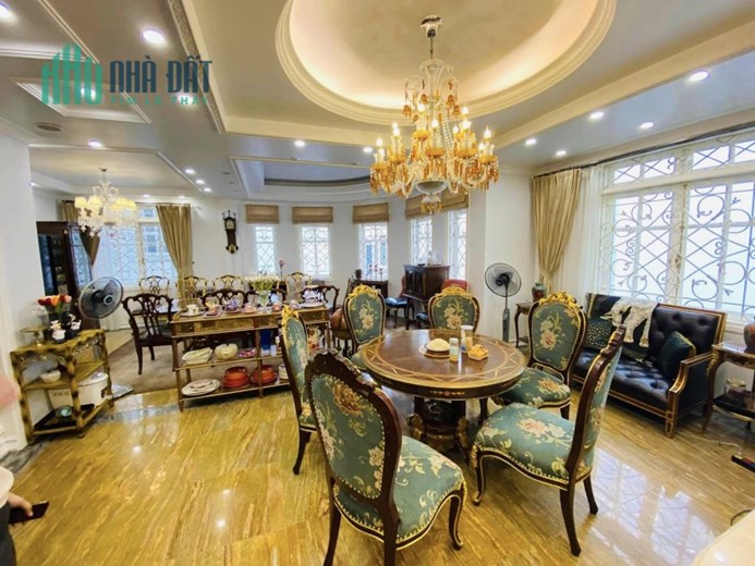 Bán biệt thự Đường Linh Đàm, Quận Hoàng Mai DT 275m2*5T MT13m Giá 105 tỷ Hà Nội