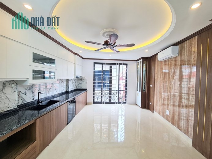 Bán nhà 41m siêu hiếm Nguyễn Ngọc Nại 8 tầng gara, thang máy mặt tiền 4.2m