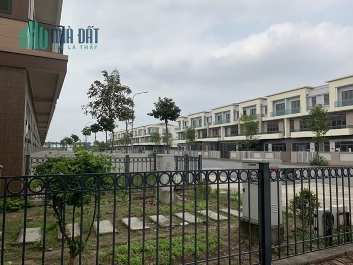 SiÊu HiẾm bán GẤP Shophouse căn góc 2 mặt thoáng đường 26m tại Centa City giá chỉ 7,x tỷ