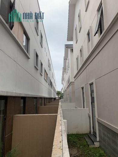 SiÊu HiẾm bán GẤP Shophouse căn góc 2 mặt thoáng đường 26m tại Centa City giá chỉ 7,x tỷ