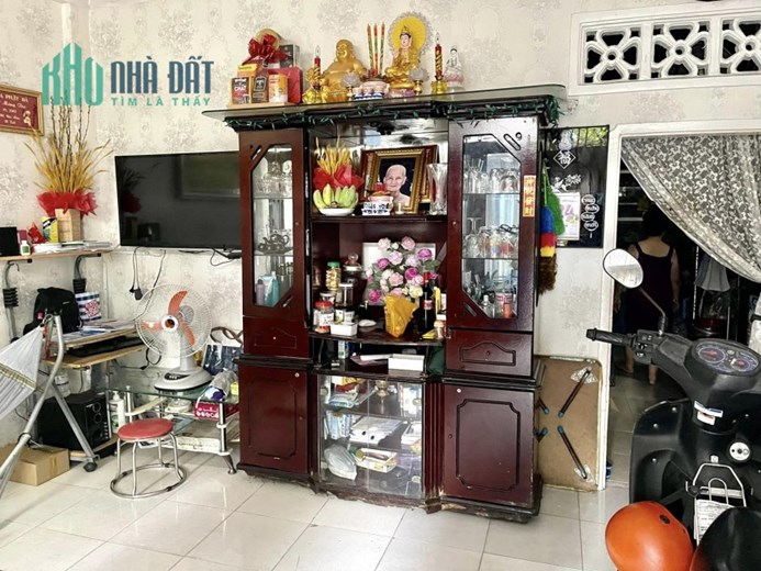 Bán nhà đường Trường Chinh, Tân Bình, 87m2, 5 x 18, 2 tầng, 10PN, chỉ 7.9 tỷ TL chính chủ.