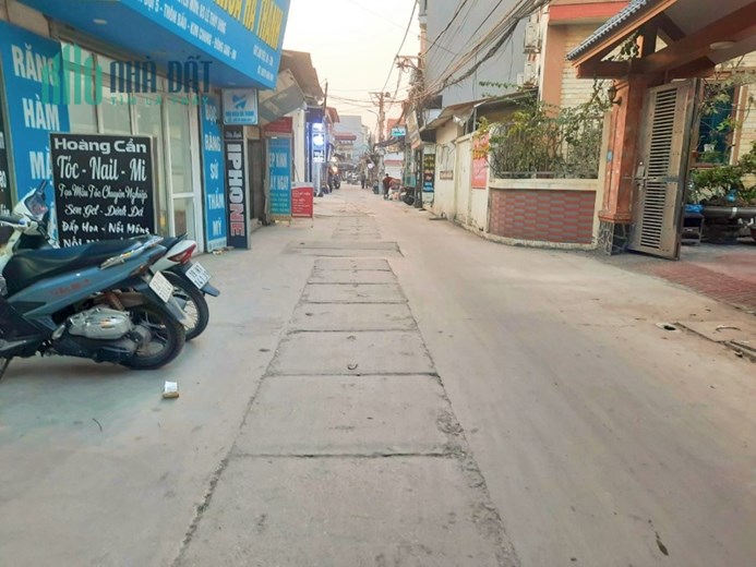 BÁN CẮT LỖ PHỐ BẦU KIM CHUNG 50M NHỈNH 4 TỶ KINH DOANH ÔTÔ TRÁNH DÒNG TIỀN - KINH DOANH 24/7