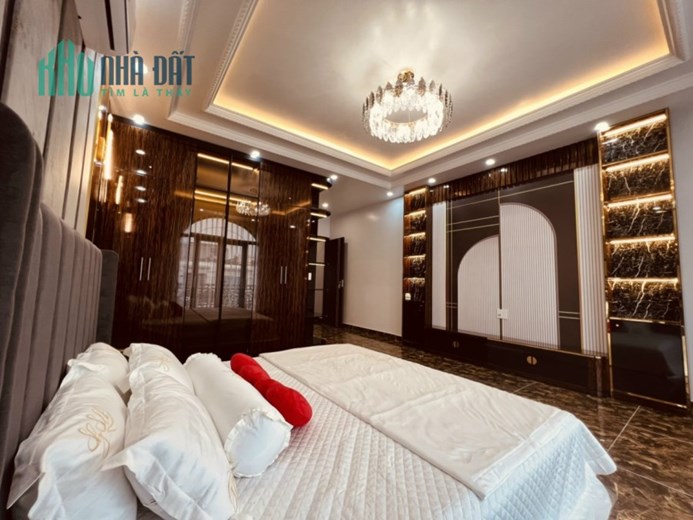 Bán nhà mặt đường Nguyễn Đồn - Trung Lực 5 tầng thang máy Đẳng Cấp GIÁ 10.88 tỉ diện tích 101m