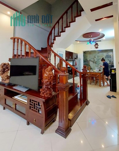 Mặt phố Phân lô Ngô Gia Tự, đường vỉa hè, KD đỉnh DT 54m²*4T, khu vực hiếm nhà bán. Giá nhỉnh 6 tỷ.