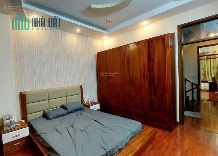 Mặt phố Phân lô Ngô Gia Tự, đường vỉa hè, KD đỉnh DT 54m²*4T, khu vực hiếm nhà bán. Giá nhỉnh 6 tỷ.