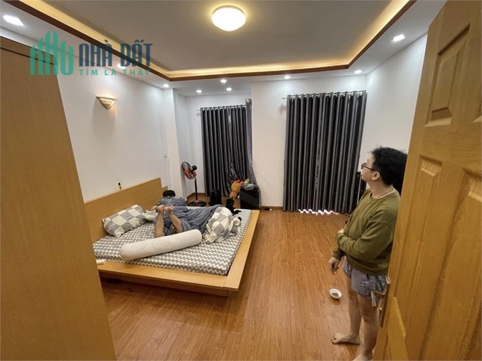 BÁN NHÀ TRẦN XUÂN SOẠN Q7 DT 75M2 NGAY CẦU KÊNH TẺ
