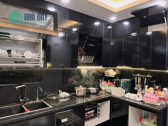 LÔ GÓC 2 THOÁNG FULL NỘI THẤT PHỐ GIÁP BÁT DT 38M, 4T, GIÁ 5.3 TỶ HOÀNG MAI