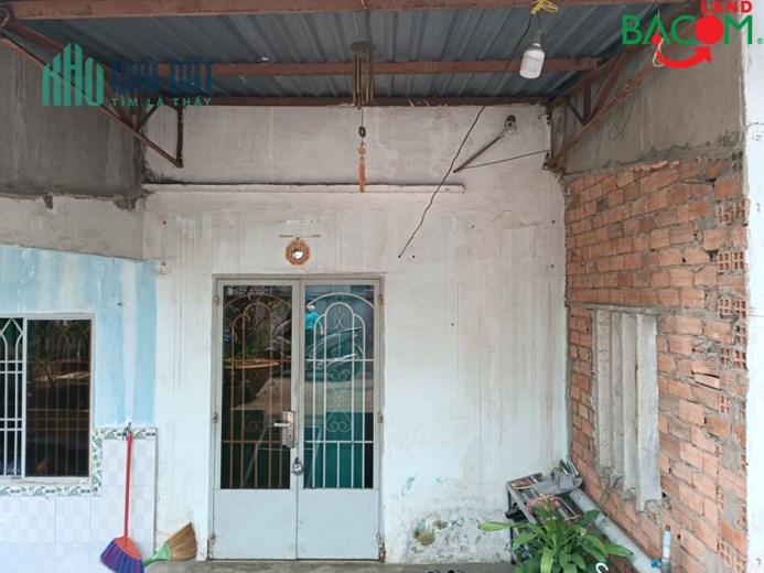 Bán đất tặng nhà cấp 4 Bửu Hòa giá cực tốt, gần vòng xoay Cầu Hang chỉ 1ty450