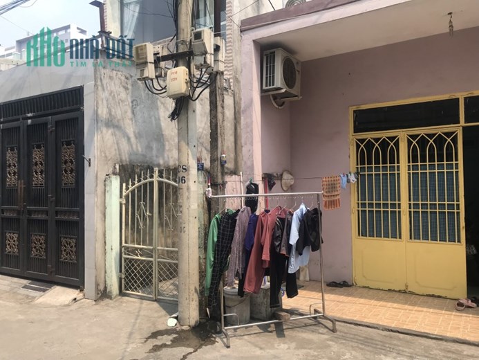 Chính chủ cần bán, Nhà cấp 4,diện tích 90m2, xe oto đi thoải mái