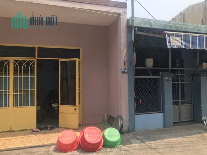 Chính chủ cần bán, Nhà cấp 4,diện tích 90m2, xe oto đi thoải mái