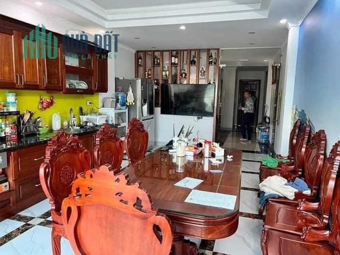 Bán nhà Hoàng Quốc Việt, 2 mặt thoáng Gara ô tô tránh kinh doanh 55m2 giá 10.5 tỷ LH 0987846795