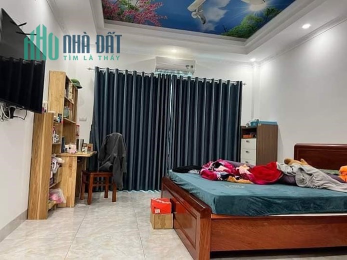 Bán nhà Hoàng Quốc Việt, 2 mặt thoáng Gara ô tô tránh kinh doanh 55m2 giá 10.5 tỷ LH 0987846795