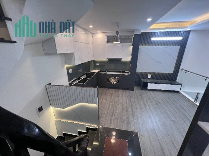 Bán Nhà Phố Thanh Am, Thượng Thanh, Ngõ Rộng Thông Ôtô Tránh KD, 33m2, 5 Tầng, Nhỉnh 3 Tỷ.