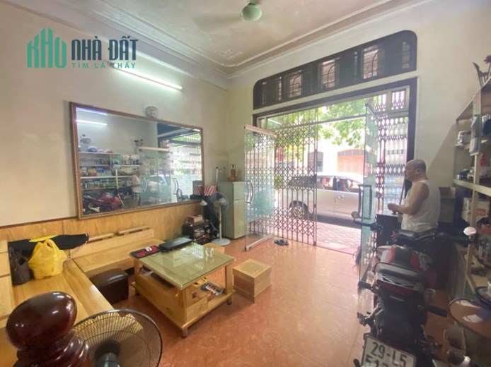 Bán nhà 85m2 ga ra ô tô hai mặt thoáng phố Mai Dịch Cầu Giấy 14 tỷ.