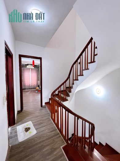 Nhà đẹp VIP ga ra ô tô phố Dương Quảng Hàm Cầu Giấy 11 tỷ.