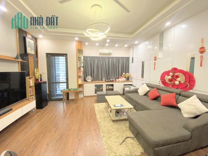 CHÍNH CHỦ CẦN BÁN CĂN NHÀ PHỐ ĐẶNG TIẾN ĐÔNG QUẬN ĐỐNG ĐA. DIỆN TÍCH 42M x 5 TẦNG GIÁ CHỈ HƠN 5 TỶ