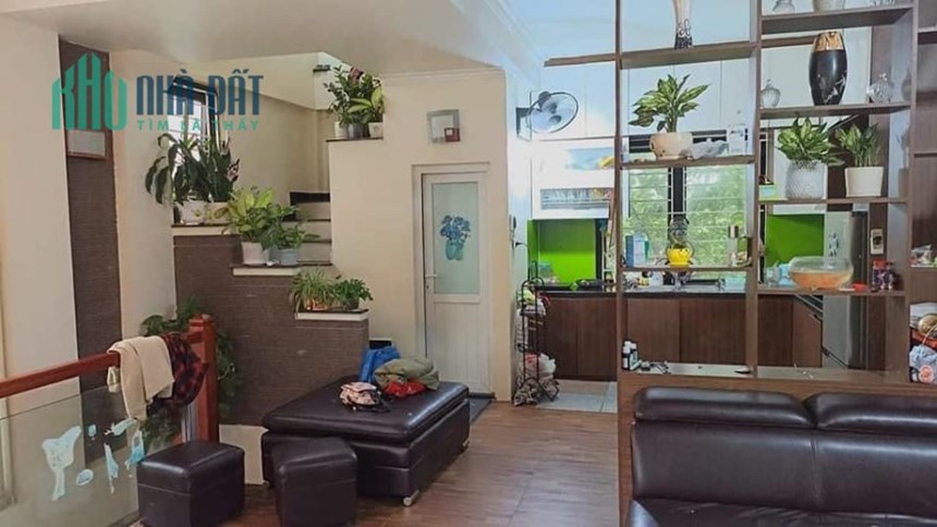 BÁN GẤP - LÔ GÓC - GARA 2 Ô TÔ - NGÕ THÔNG Ô TÔ TRÁNH
 Diện tích: 45m2, mt 5.7m, full thổ cư
