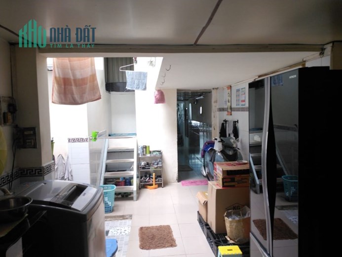 Bán nhà đường Trần Hưng Đạo, Q5, 70m2, 4x19, 2 tầng, 2PN, chỉ 6.7 tỷ TL chính chủ.