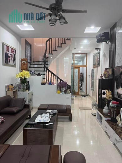 Bán đất tặng nhà 38m2 x4 tầng, lô góc  ngõ ôtô tránh 127 Văn Cao 3.75 Tỷ - 0934266313
