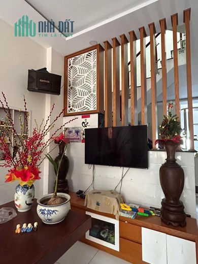 3 TẦNG ĐÚC MỚI ĐẸP - 62M2 - GIÁ CHỈ 5 250 TỶ