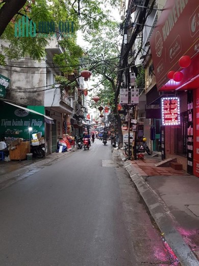 Bán nhà mặt phố Chợ Khâm Thiên, 2 mặt tiền, kinh doanh đỉnh, điện tich khủng 200m, 30 tỷ.