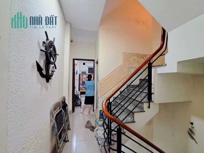 Bán nhà mặt tiền Quốc lộ 13, Bình Thạnh, Kinh doanh Đỉnh, 104m2, 3 Tầng Chỉ 9.8 tỷ