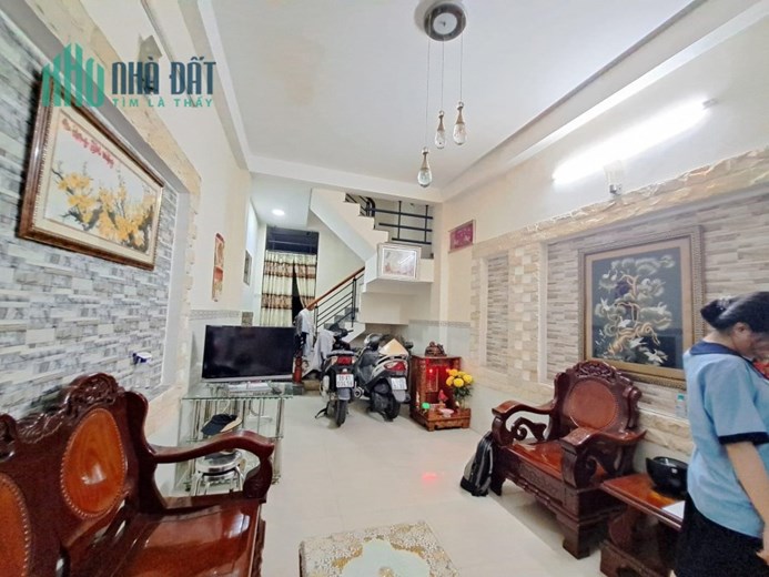 Bán nhà mặt tiền Quốc lộ 13, Bình Thạnh, Kinh doanh Đỉnh, 104m2, 3 Tầng Chỉ 9.8 tỷ