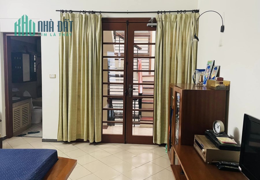 Bán nhà phân lô cán bộ phố Đội Nhân Ba Đình, 87X4T, ô tô vào nhà, giá cả hợp lý 17.2 tỷ.