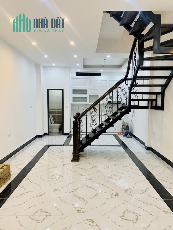 BÁN NHÀ MẶT PHỐ ĐỘI NHÂN BA ĐÌNH KINH DOANH SẦM UẤT THÔNG SỐ ĐẸP 40M2 x 4T NHỈNH 8 TỶ