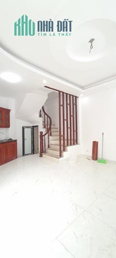 Bán nhà Thanh Lân, Nam Dư giá 2.85 tỷ - 3PN 1 Phòng thờ, 4 tầng, Nhà dân xây