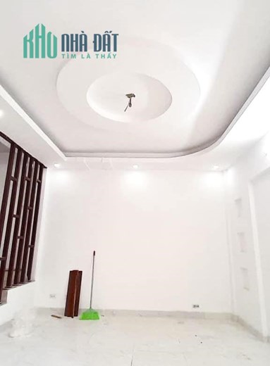 Bán nhà Thanh Lân, Nam Dư giá 2.85 tỷ - 3PN 1 Phòng thờ, 4 tầng, Nhà dân xây