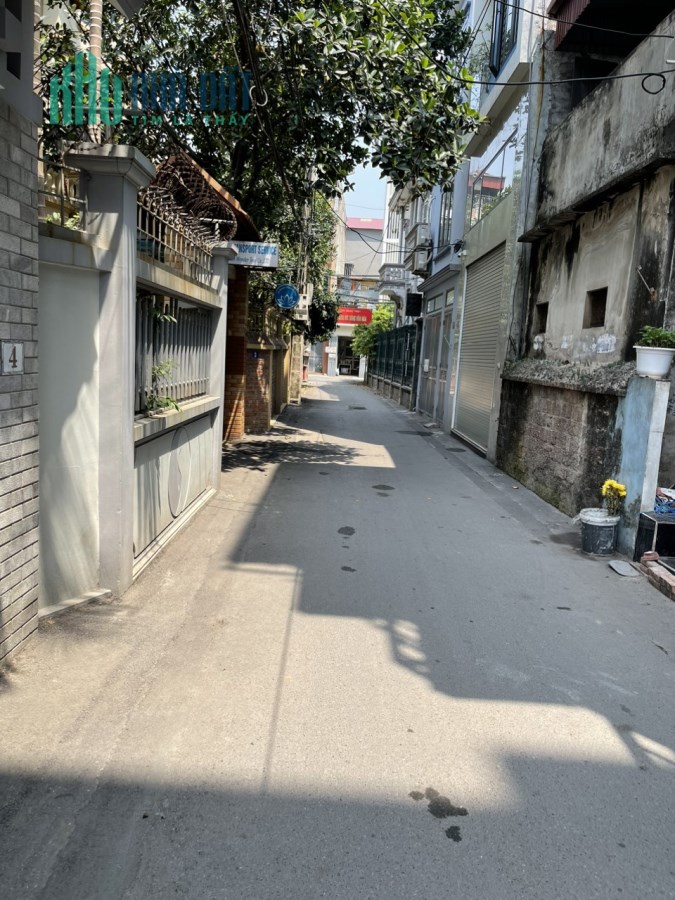 BÁN ĐẤT PHỐ NGỌC LÂM , DT 197M, 2T, 7.5 TỶ “Ô TÔ VÀO  NHÀ, DIỆN TÍCH RỘNG, GIÁ RẺ”