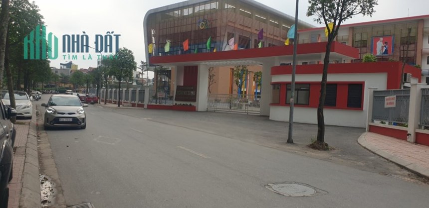 Bán  căn Shophouse khu chung cư Homeland, view trường, kinh doanh tốt, 35m2, nhỉnh 2 tỷ