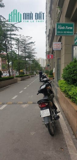 Bán  căn Shophouse khu chung cư Homeland, view trường, kinh doanh tốt, 35m2, nhỉnh 2 tỷ