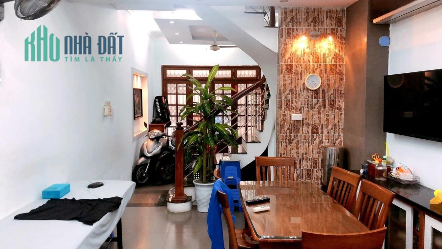 Bán nhà Lương Định Của, Phương Mai, Đống Đa, gara ô tô, kinh doanh 39m2, mặt tiền 3,8m.