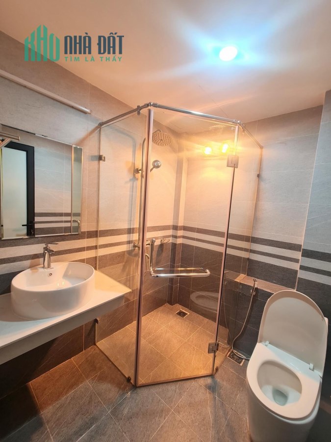 Bán nhà riêng phố Trần Đại Nghĩa, diện tích 65m giá trên 7  tỷ, 5 tầng, cách phố 30m. kinh doanh
