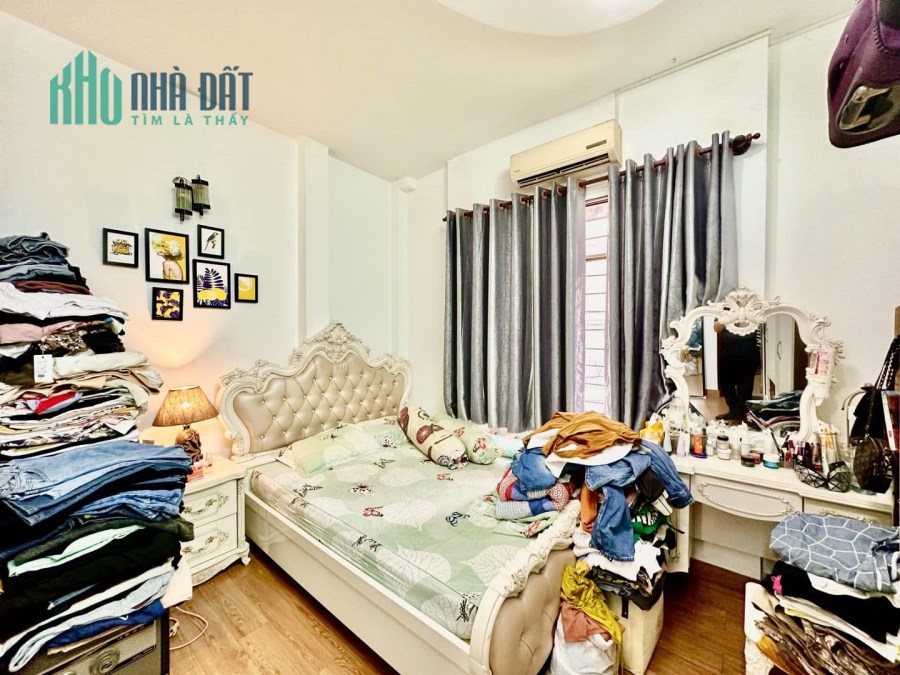 Bán nhà HXT đường Bờ Bao Tân Thắng, Tân Phú, 70m2, 4x18, 6 tầng, 13PN, chỉ 8.9 tỷ TL chính chủ.