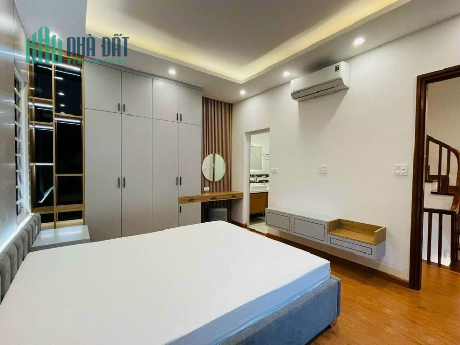 CHỈ 100TR/M2 - MẢNH ĐẤT VỊ TRÍ CỰC ĐẸP – 5M RA PHỐ LÊ VĂN LƯƠNG – NGÕ THÔNG OTO ĐỖ.