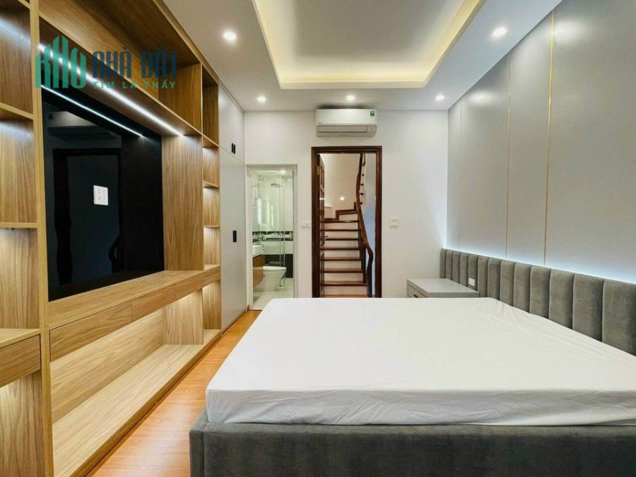 CHỈ 100TR/M2 - MẢNH ĐẤT VỊ TRÍ CỰC ĐẸP – 5M RA PHỐ LÊ VĂN LƯƠNG – NGÕ THÔNG OTO ĐỖ.
