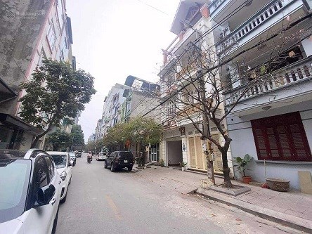 Gia đình cần tiền bán gấp nhà mặt phố Trần Đăng Ninh, Phú La, Hà Đông