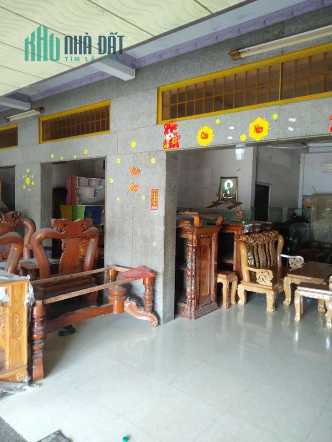 CHÍNH CHỦ CẦN BÁN NHÀ TẶNG NỘI THẤT VỊ TRÍ MẶT TIỀN.