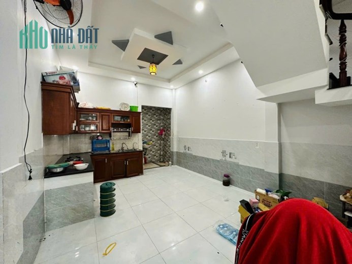 chính chủ bán nhà tx 38
khu vạn xuân  q12 tphcm
dt 4x14 nhà 1 lâu 
hem xe hoi thong giá 3ty5