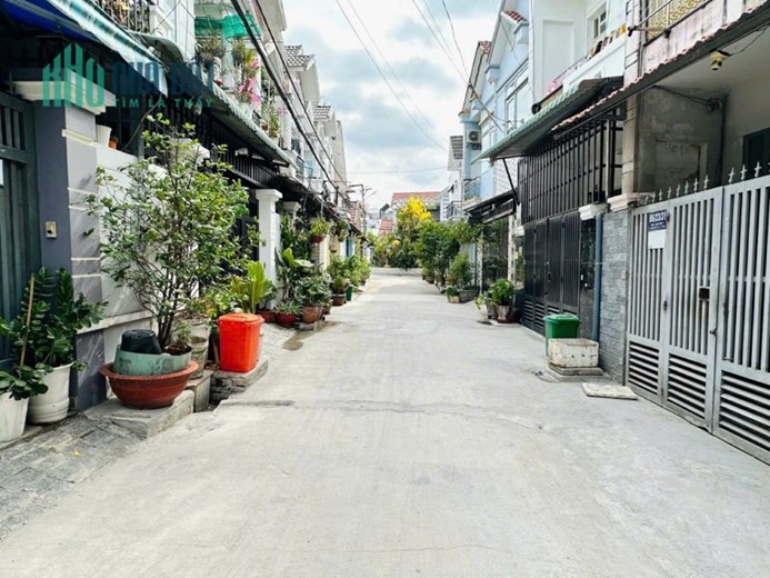 chính chủ bán nhà tx 38
khu vạn xuân  q12 tphcm
dt 4x14 nhà 1 lâu 
hem xe hoi thong giá 3ty5