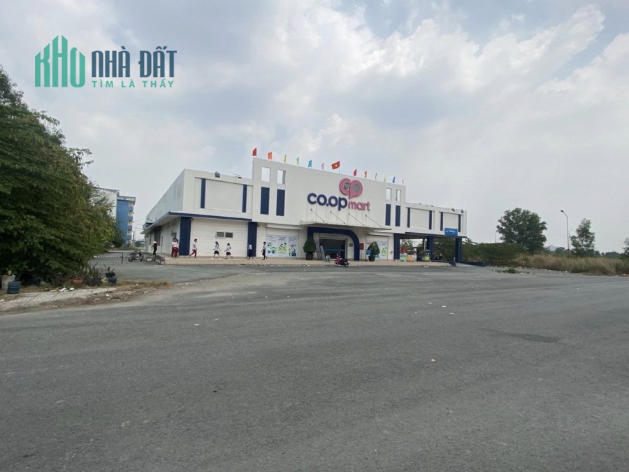 Nhà 750m2 vừa ở vừa kinh doanh, vuông vức 2 mặt đường chỉ 12 tỷ