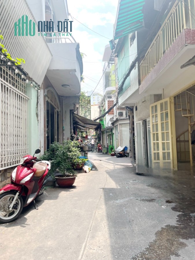Nhà 4 tầng nở hậu 6.8m 3 mặt HXH đường Cao Thắng P12Q10
